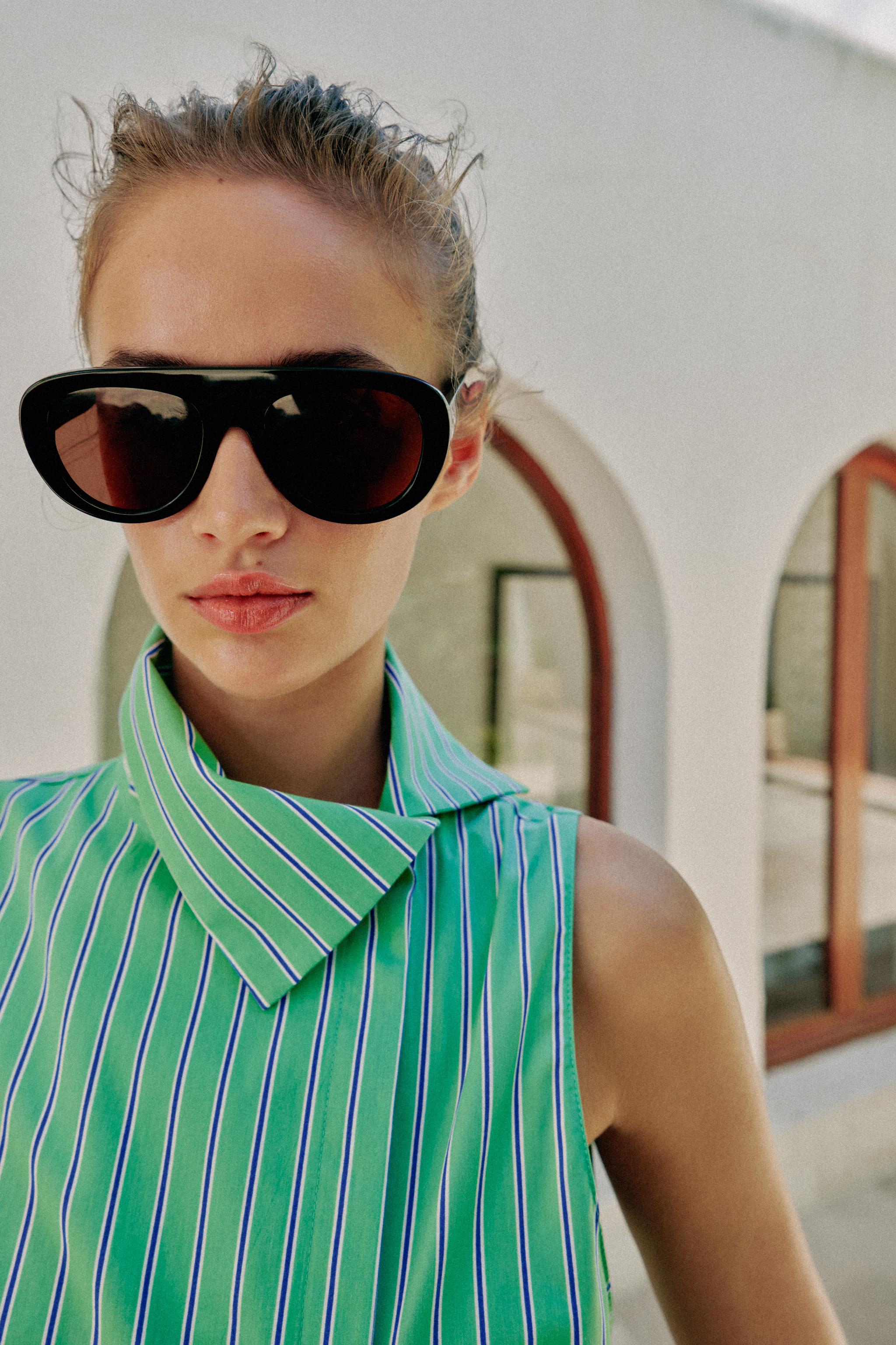BOW TRIM STRIPED SLEEVELESS SHIRT